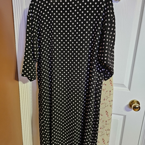 Lularoe Shirley Size M EUC - Picture 4 of 4